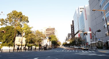 大学近くの街並み