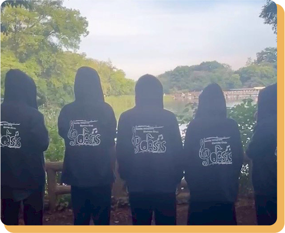 合宿で仲間との写真